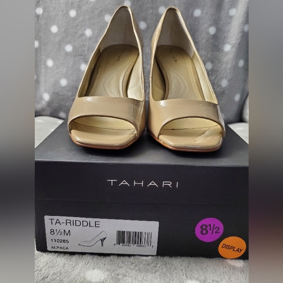 Brand New Tahari peep toe heels - Picture 10 of 10